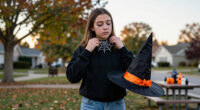 How to Choose Halloween Costume Accessories For Teens